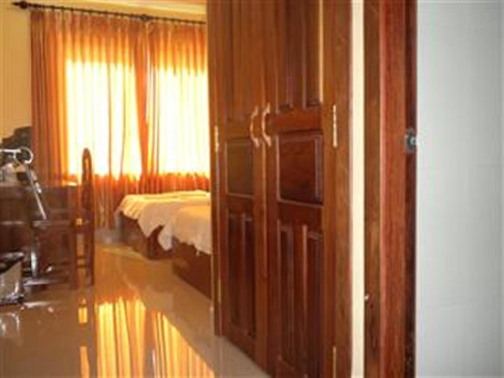Nyny Hotel Kampot Habitación foto